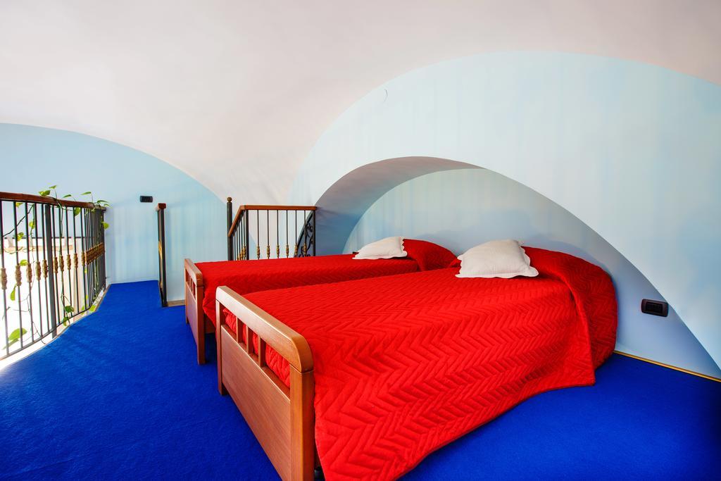 Bed and Breakfast Relais Il Pennino Масса-Лубренсе Экстерьер фото