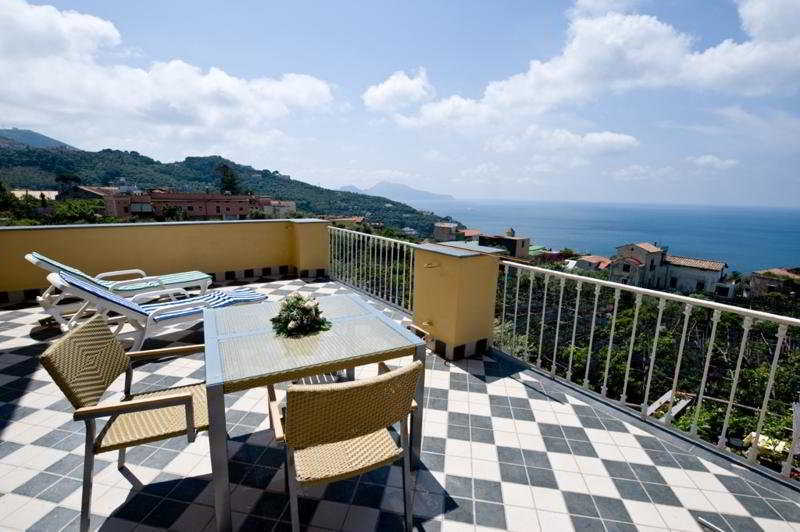 Bed and Breakfast Relais Il Pennino Масса-Лубренсе Экстерьер фото