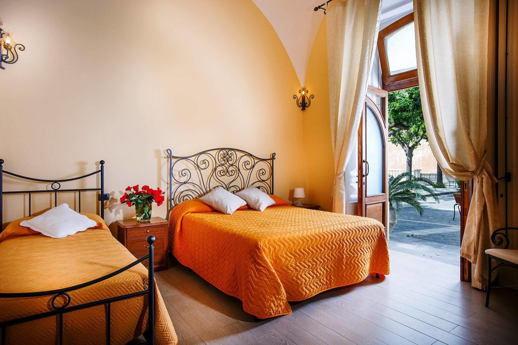 Bed and Breakfast Relais Il Pennino Масса-Лубренсе Экстерьер фото